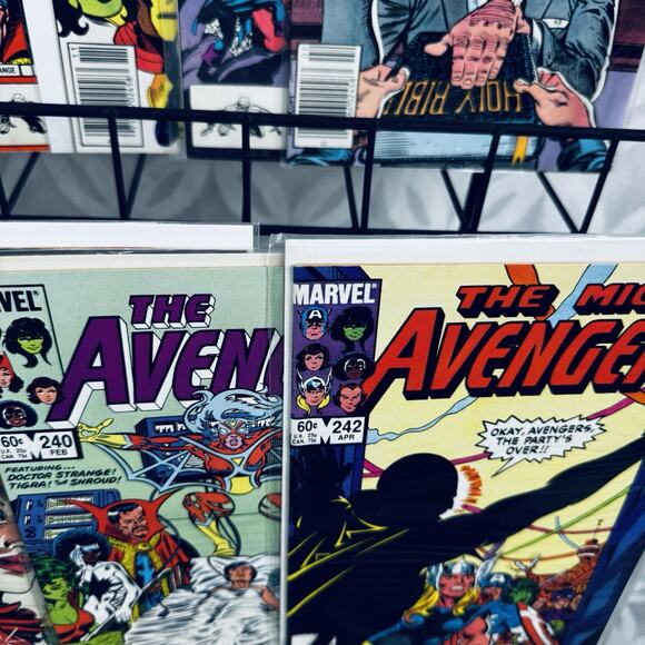 Avengers 202 208 210 214 218-221 225-226 228-231 234 250 242 Lot - Picture 3 of 8